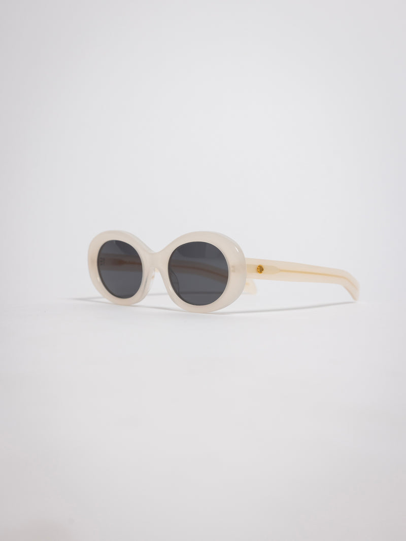 [variant:White]